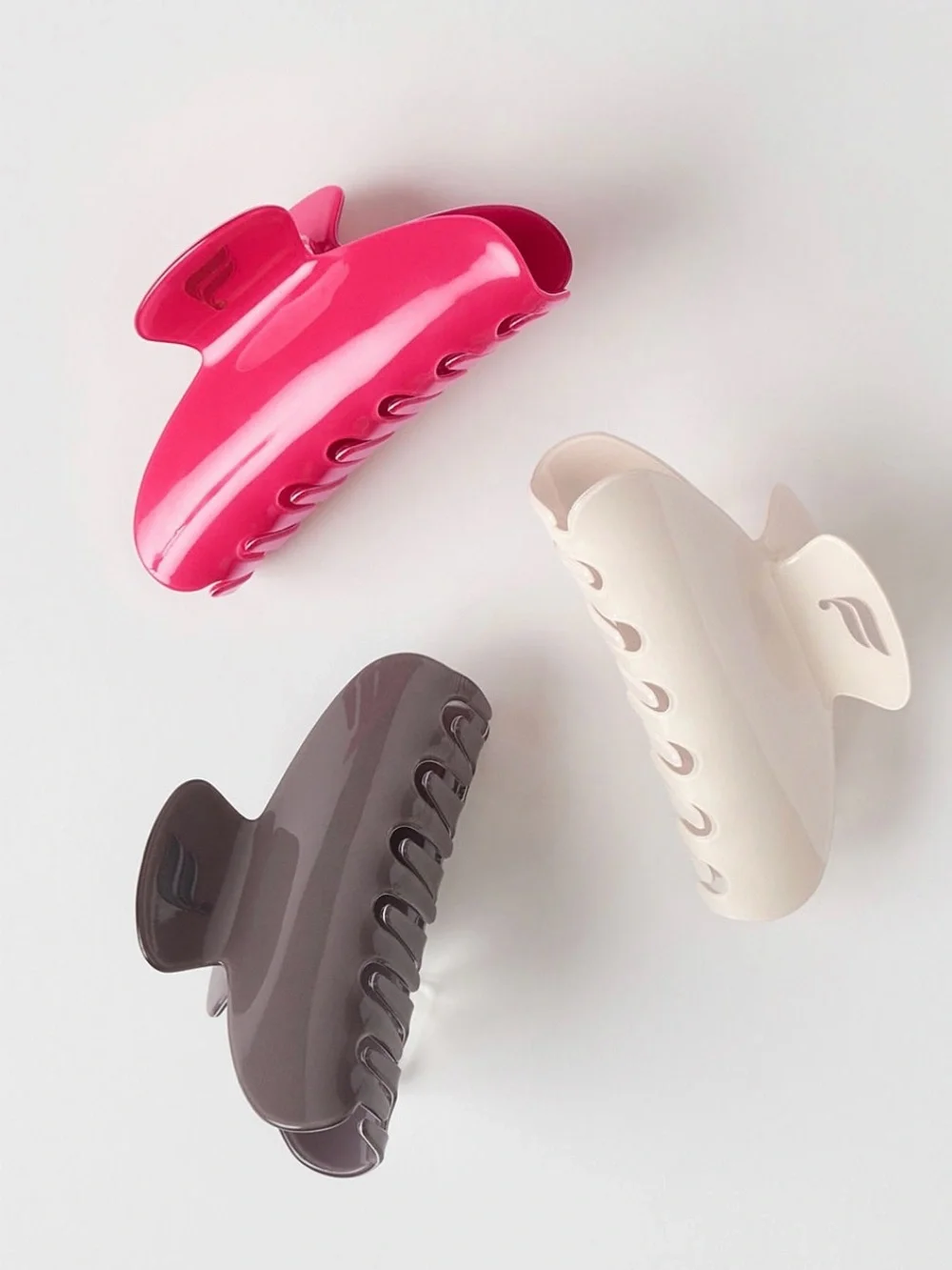 Fabletics The Claw Clip 3- Piece Pack: Pink , Taupe, Cream